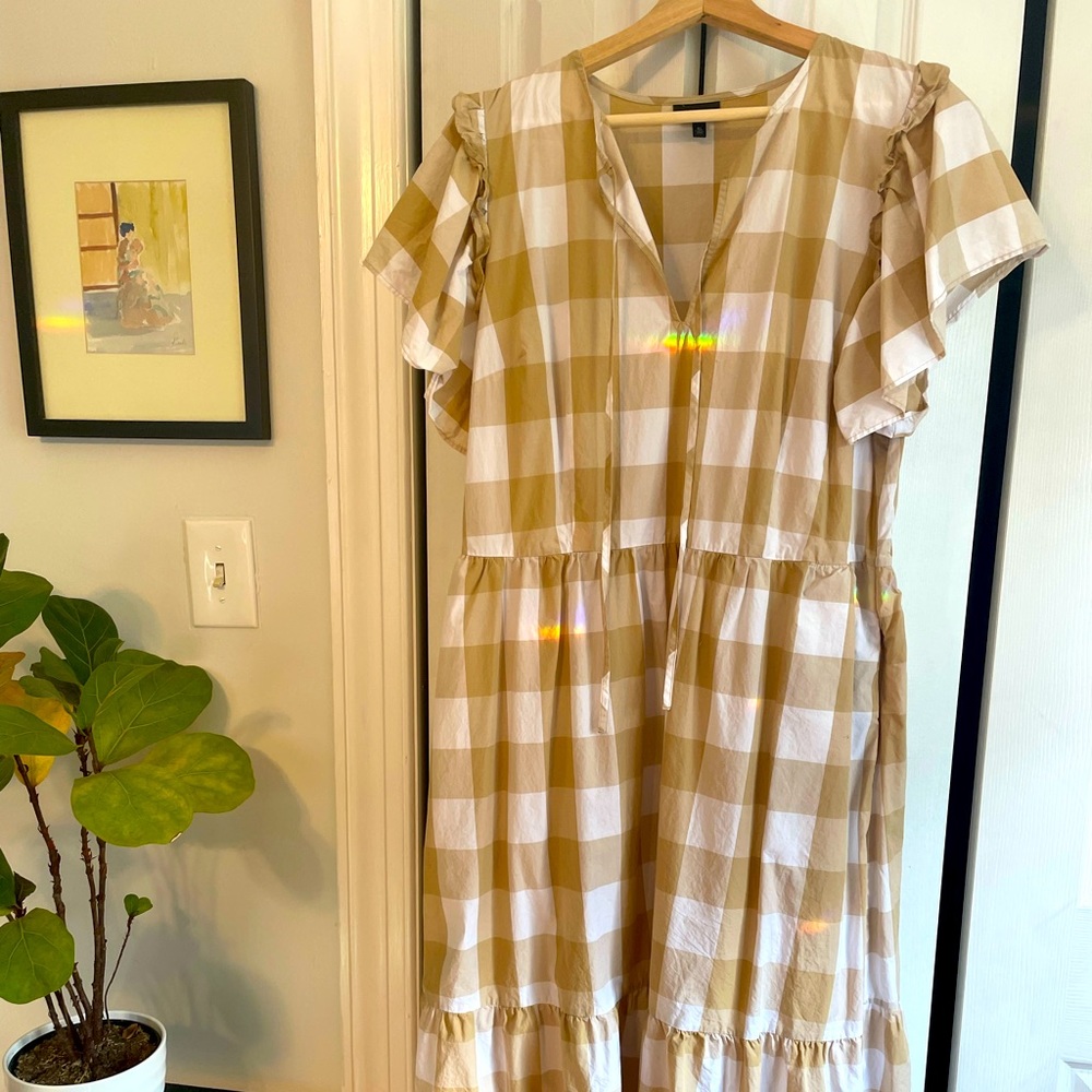 WhoWhatWear Tan & White Picnic Check Midi Dress